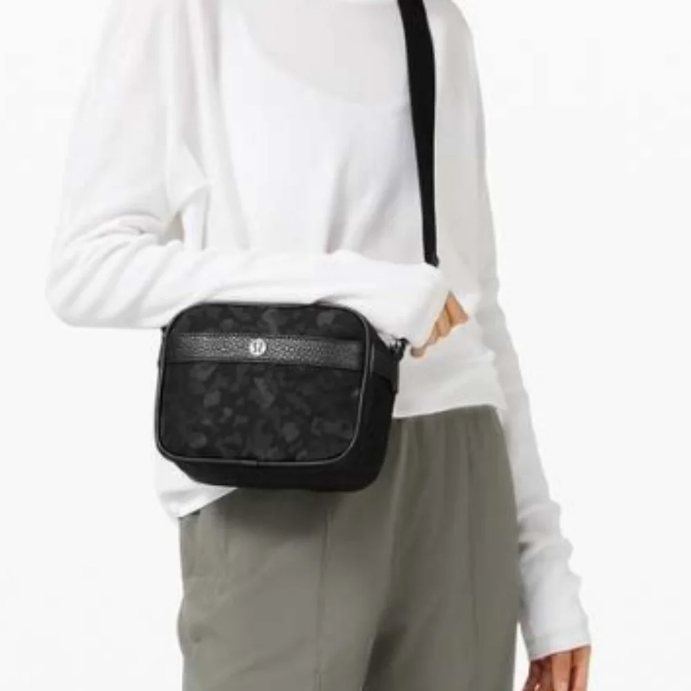 Lululemon Now & Always Crossbody, 3L in Fragment Camo Jacquard Black Dee…